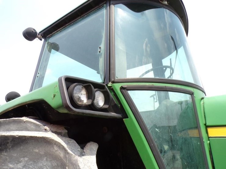 john-deere-4240-image-9