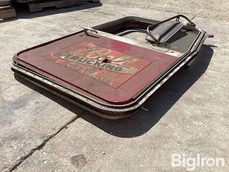 kenworth-pre-1972-top-handle-front-passenger-side-door-image-19