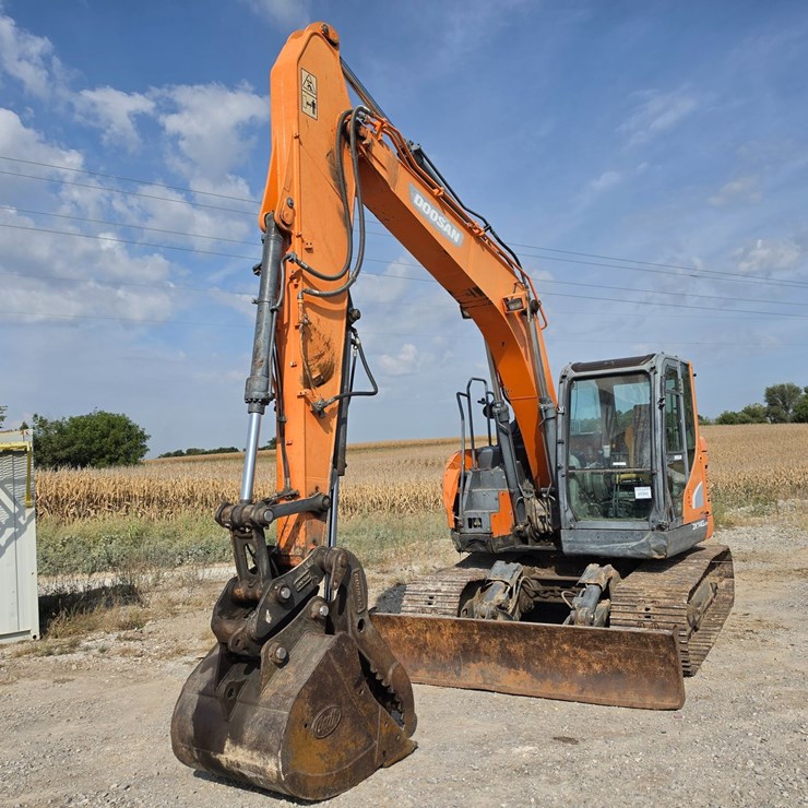 DOOSAN DX140 LCR