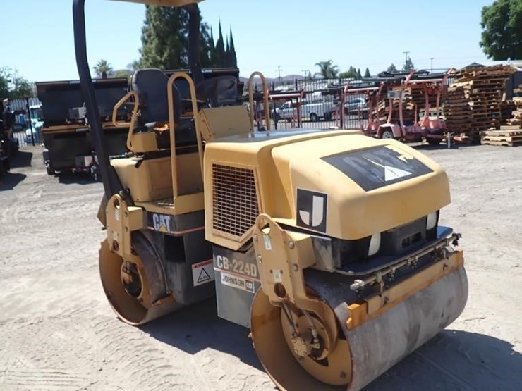 2002-caterpillar-cb-224d-image-2
