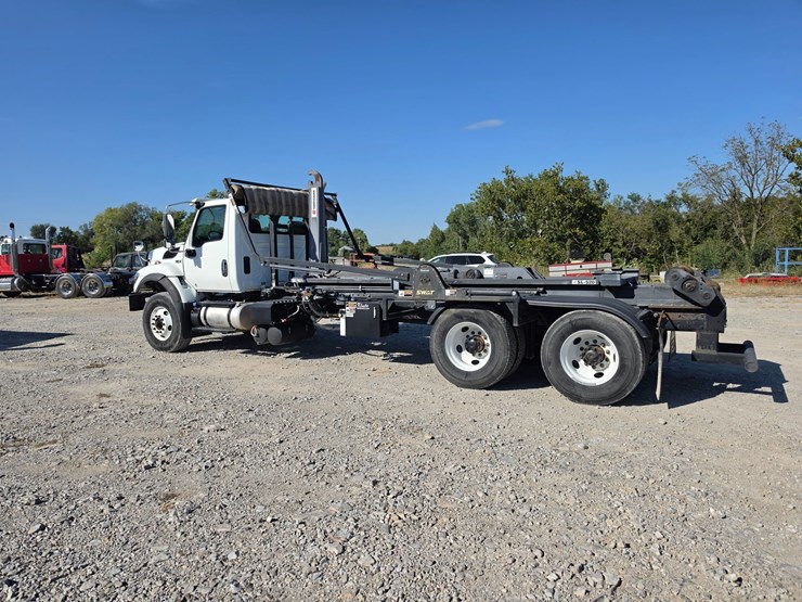 #25286-•-2021-international-hv607-truck-image-9