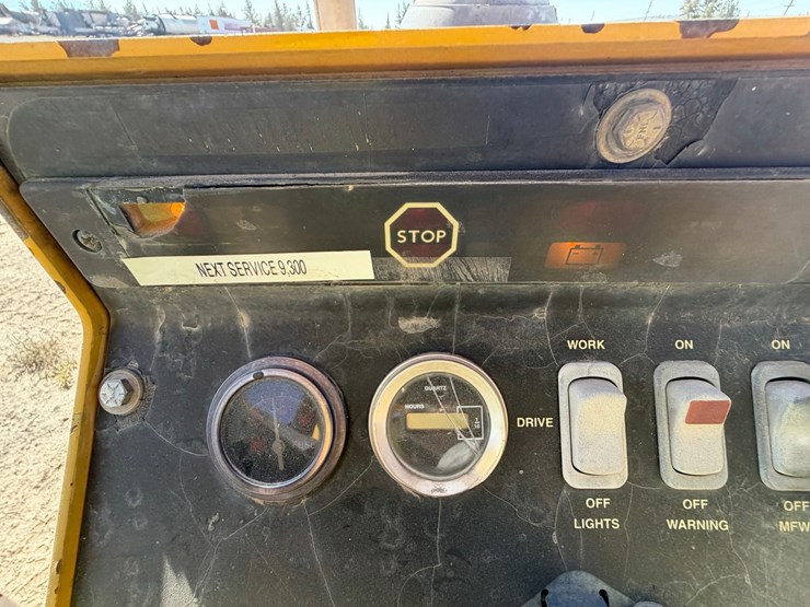2007-deere-210le-image-34