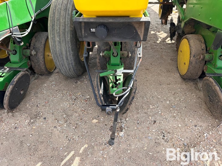 john-deere-7200-image-19