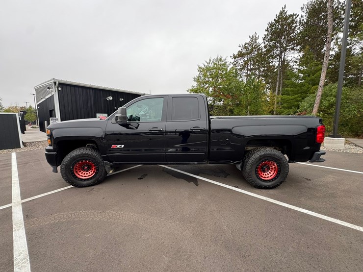2015-chevrolet-silverado-1500-z71-image-2