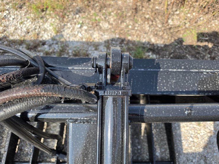 #25302-•-skid-steer-brush-grapple-image-11