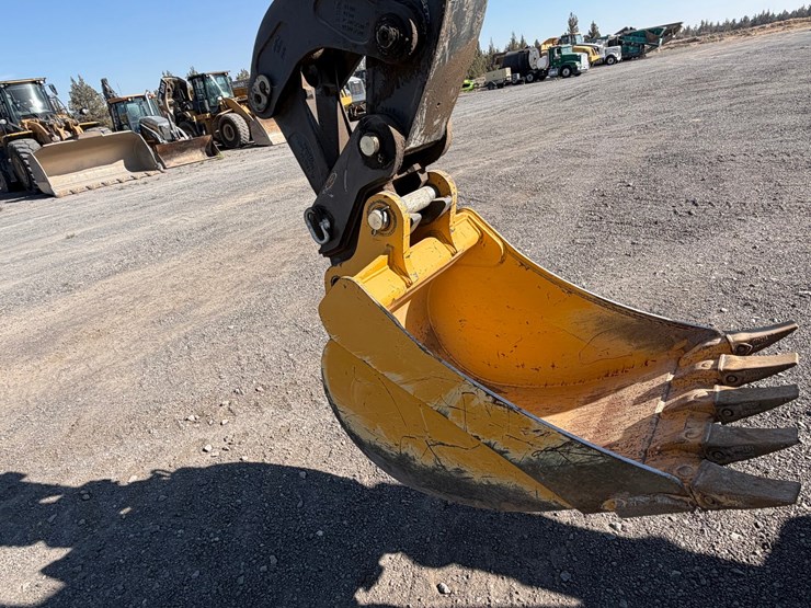 2017-deere-410l-image-37
