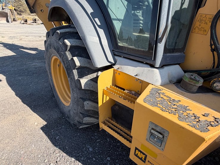 2017-deere-410l-image-27