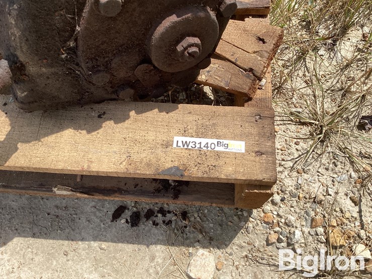 kenworth-cab-over-manual-steering-box-w/-pitman-arms-image-13