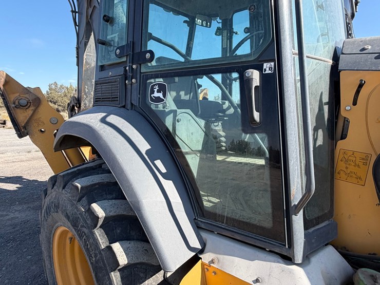 2017-deere-410l-image-26