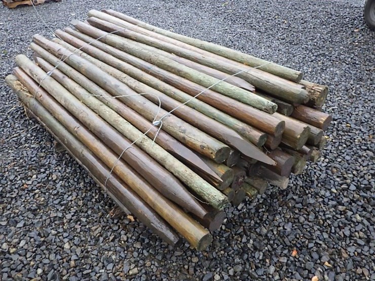 round-wooden-fence-posts-8'l-image-4