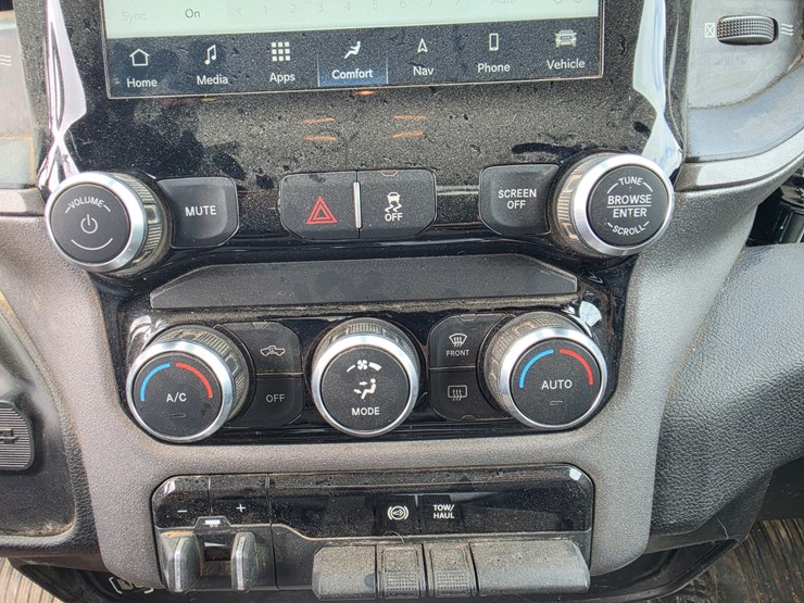 2024-dodge-3500-image-46
