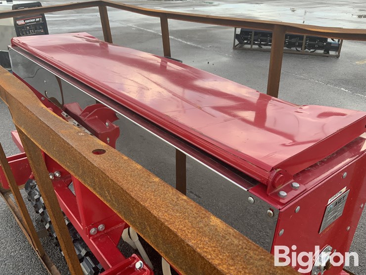 2026-massey-ferguson-730-image-14