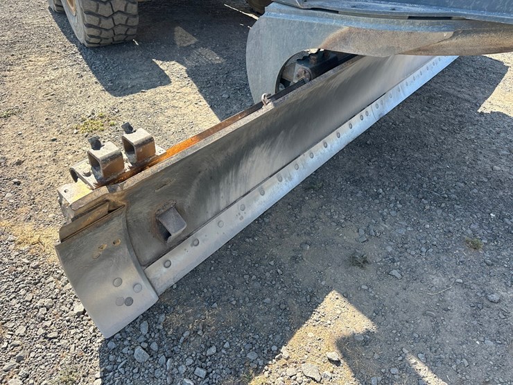 2013-deere-872gp-image-27