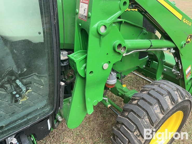 2022-john-deere-4044r-image-12