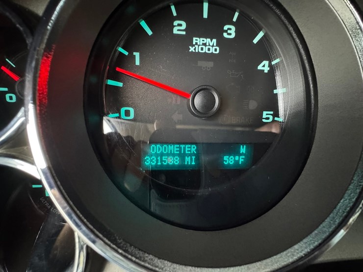 2009-chevrolet-2500-image-35
