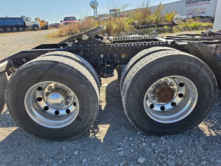 2018-kenworth-t800-image-111