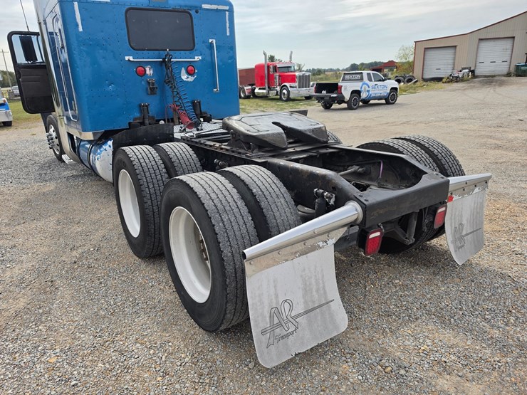 2005-peterbilt-379-image-80