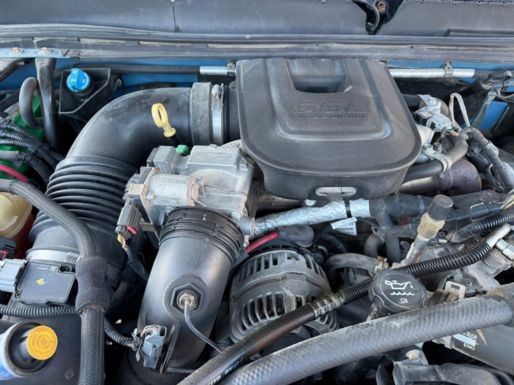 2013-chevrolet-3500-image-45
