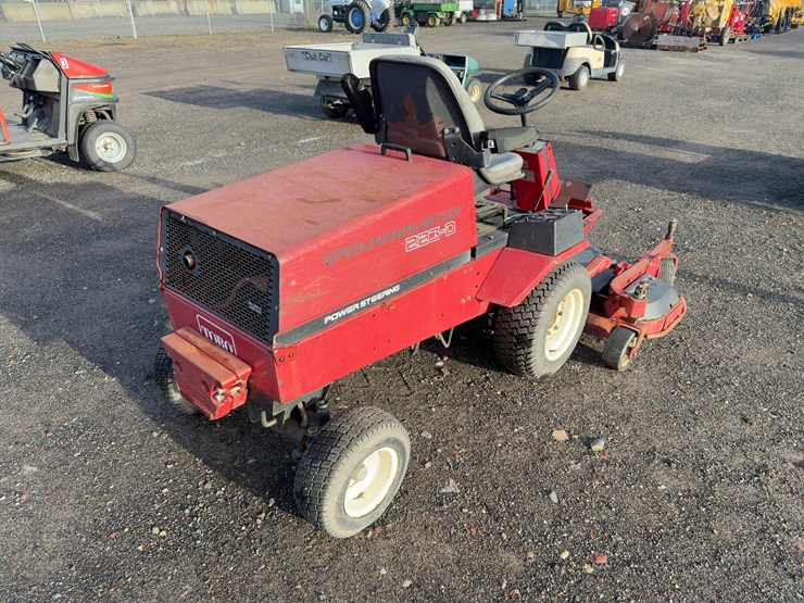 toro-groundsmaster-223-d-rotary-mower-image-4