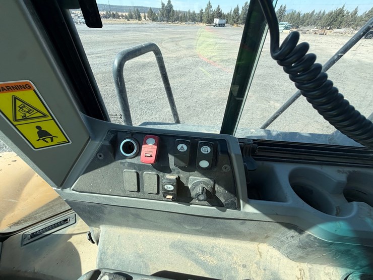 2015-caterpillar-950m-image-58