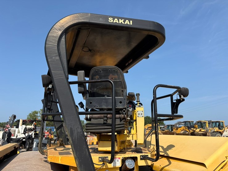 #2410-•-2015-sakia-sw880-double-drum-smooth-roller-compactor-image-15