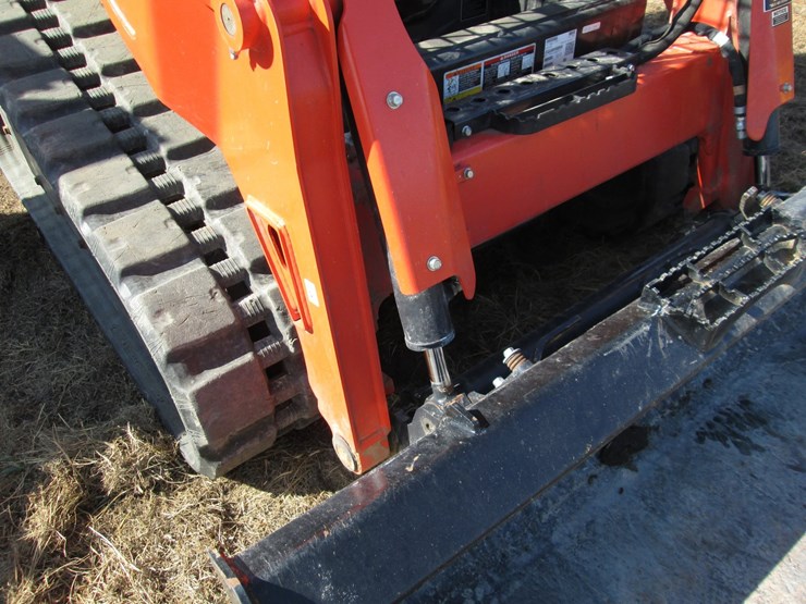 kubota-svl65-image-17