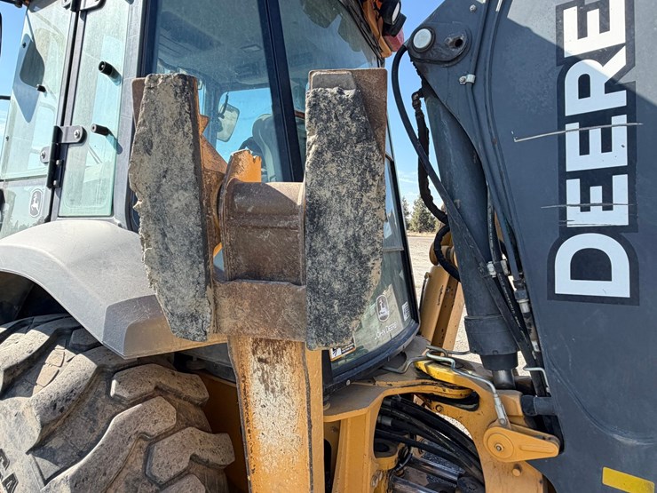 2017-deere-410l-image-50