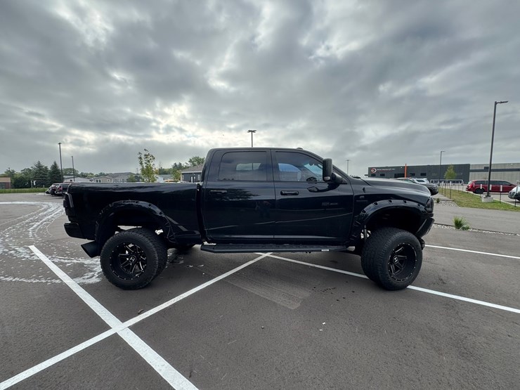 2013-dodge-2500-image-6