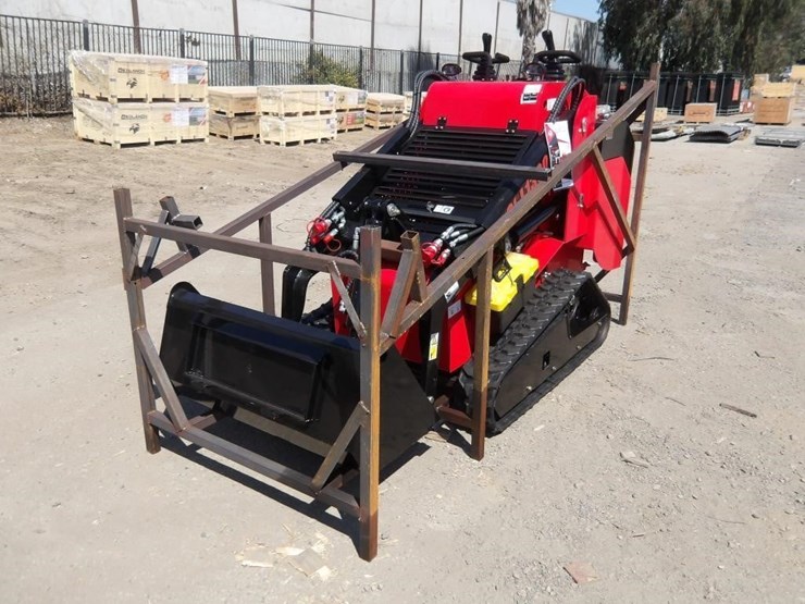 2026-sdlanch-ssl1300-skid-steer-loader-image-1
