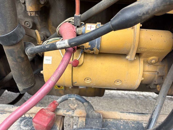 2007-caterpillar-225-kw-image-19