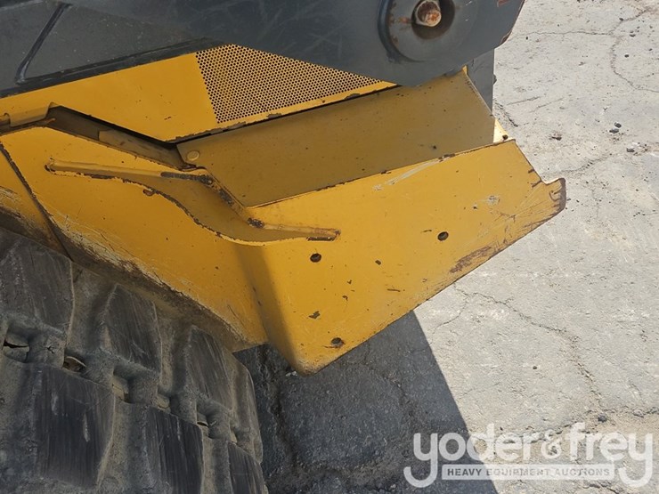 2019-deere-333g-image-24