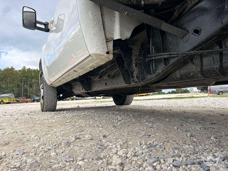 2012-chevrolet-silverado-3500-image-13