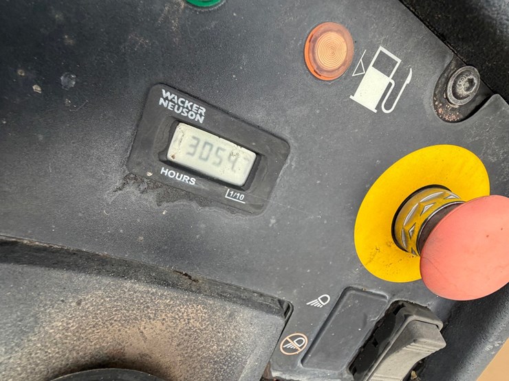 2016-wacker-neuson-rd12a-image-15