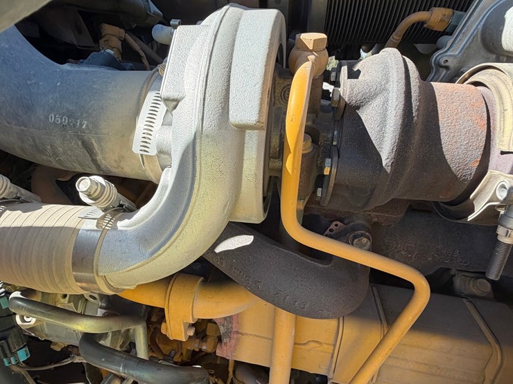 2017-deere-410l-image-62