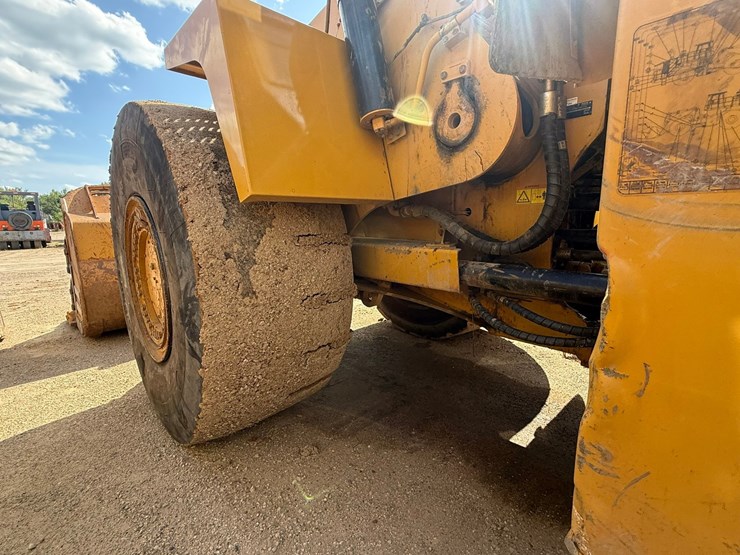 2017-caterpillar-988k-image-34
