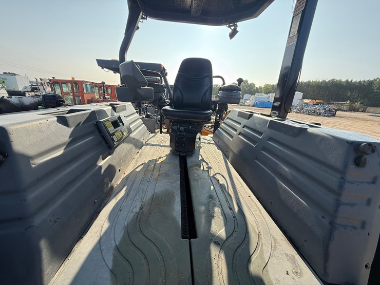 2015-caterpillar-cb66b-image-100