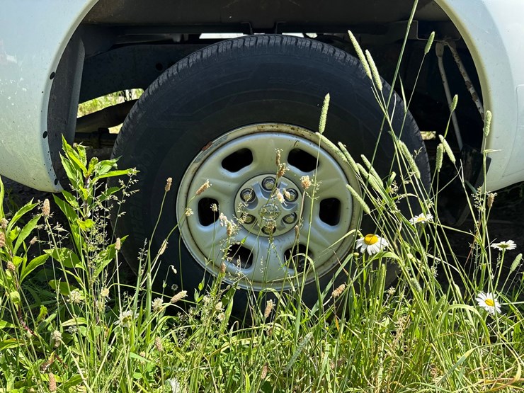 #1389-•-2017-nissan-pickup-truck-image-42