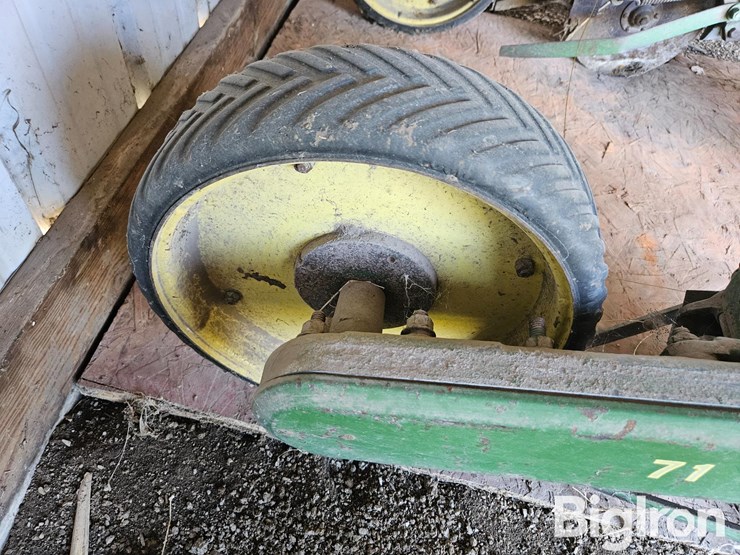 john-deere-71-image-16