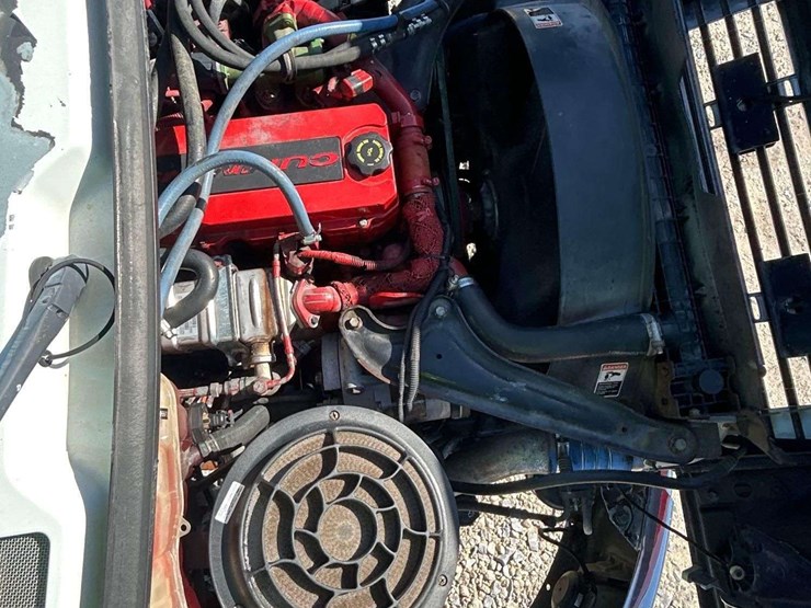 2016-freightliner-m2-106-image-7