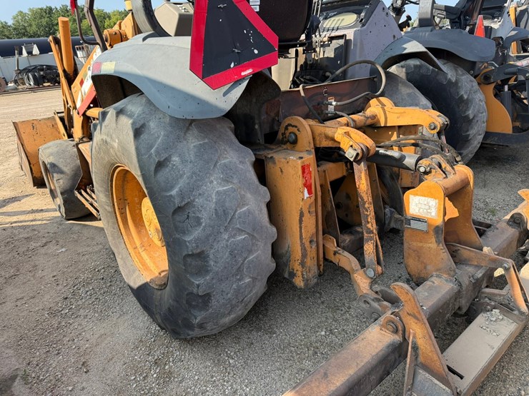 2005-case-570m-xt-image-28