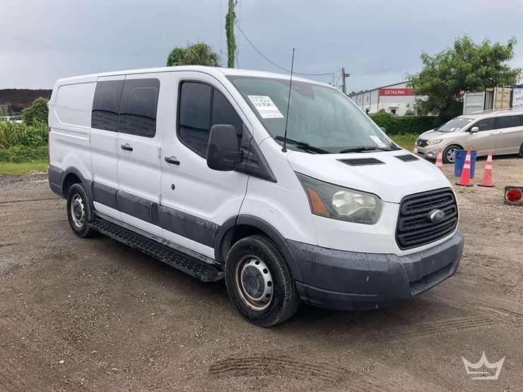 2017-ford-transit-image-2