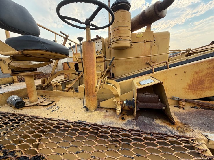 #2526-•-etnyre-chip-seal-machine-image-44