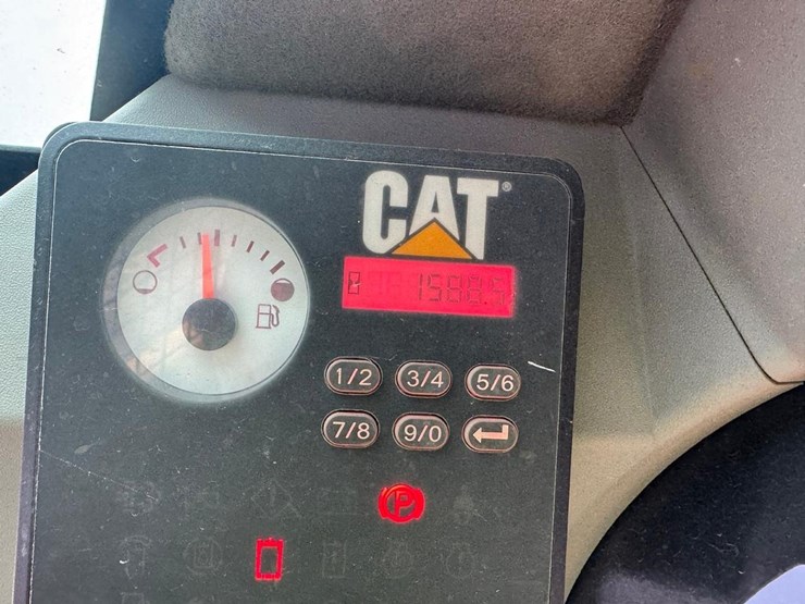 2020-caterpillar-249d-image-23