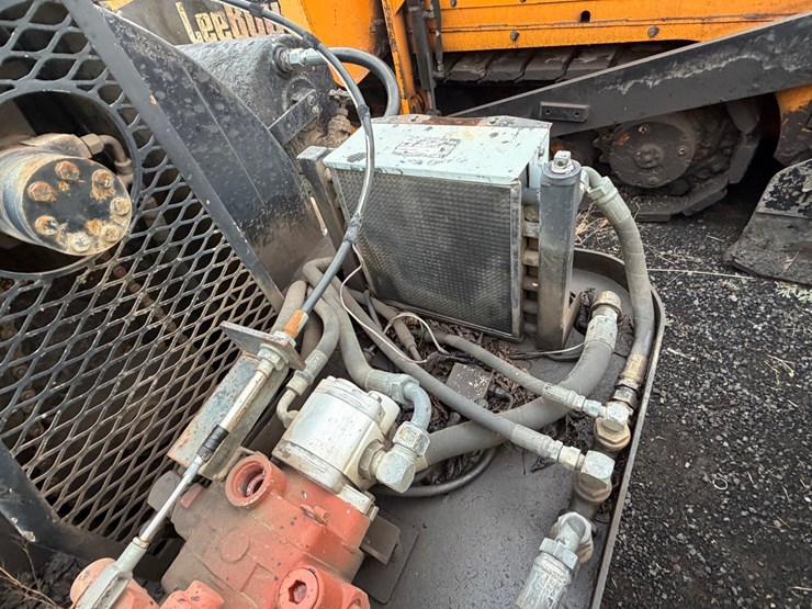 #2530-•-self-propelled-tar-wagon-image-18