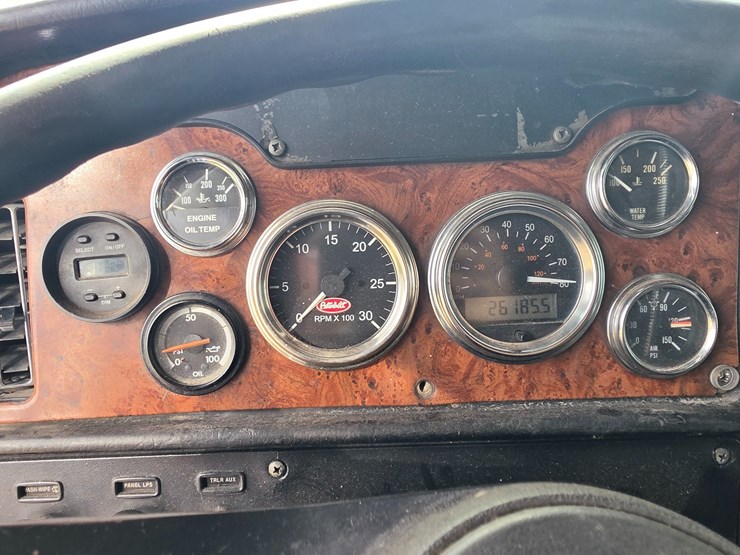 2006-peterbilt-379-image-58