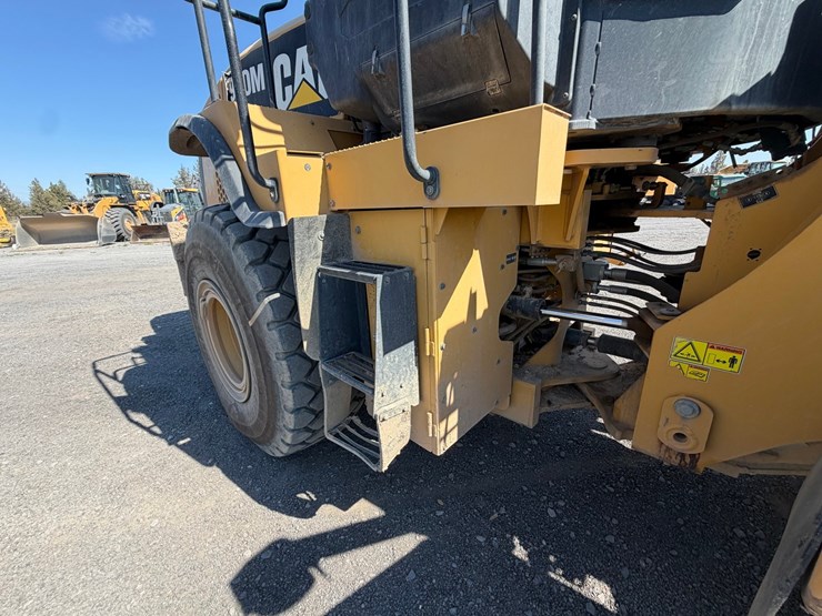 2015-caterpillar-950m-image-24
