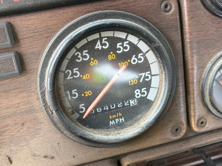 1996-cummins-m11-image-82