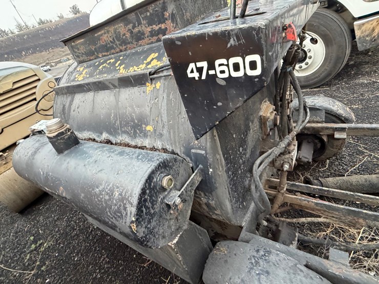 #2530-•-self-propelled-tar-wagon-image-17