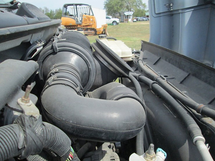 2005-gmc-topkick-c5500-image-18
