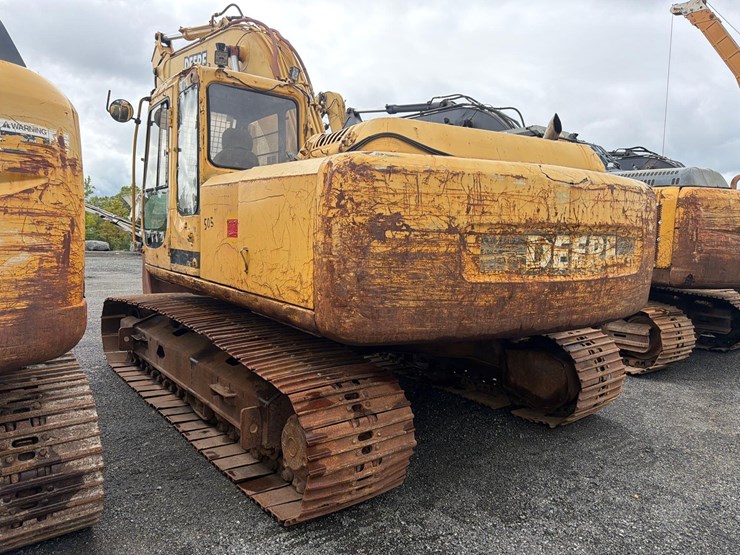 deere-200d-lc-image-6